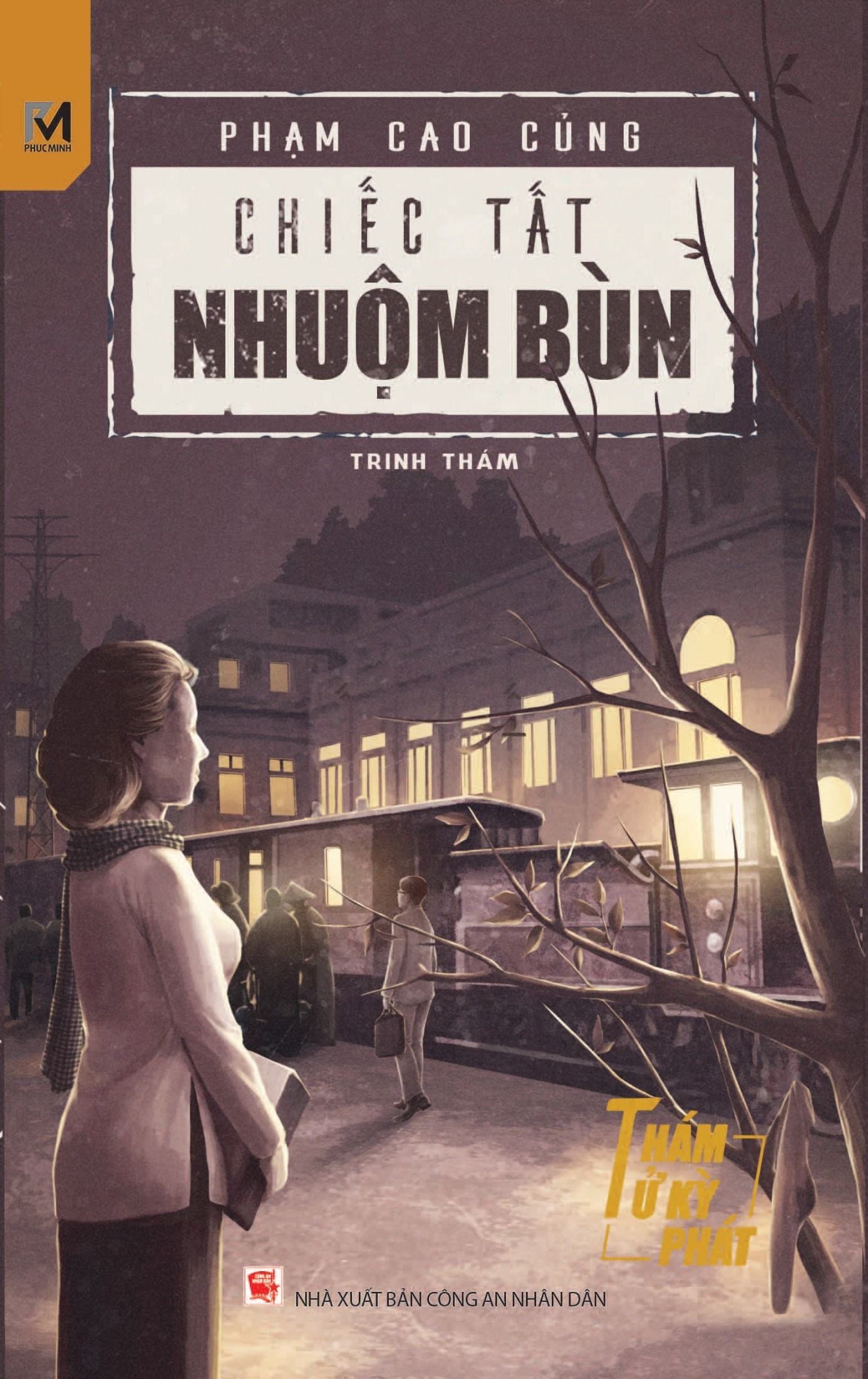 Chiếc Tất Nhuộm Bùn